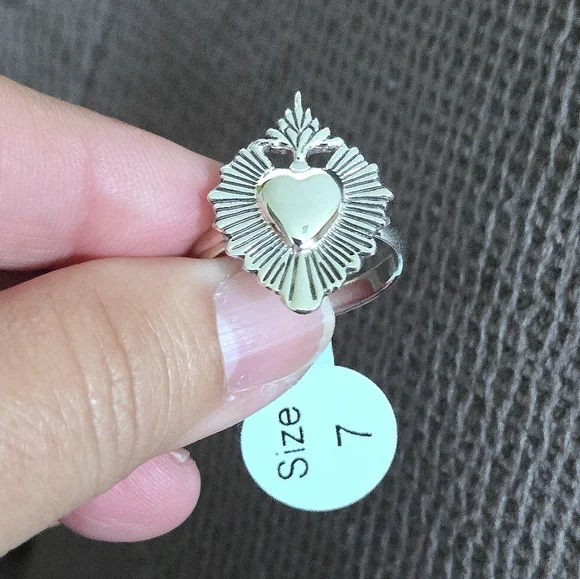 Sterling Silver🤍 El Sagrado Corazon (The Sacred Heart) Ring💍 - NWT - Picture 11 of 16